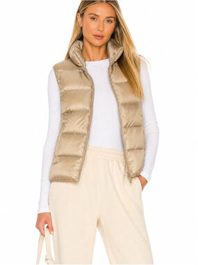Nwt Uniqlo Beige Ultra Light Down Jacket - XL